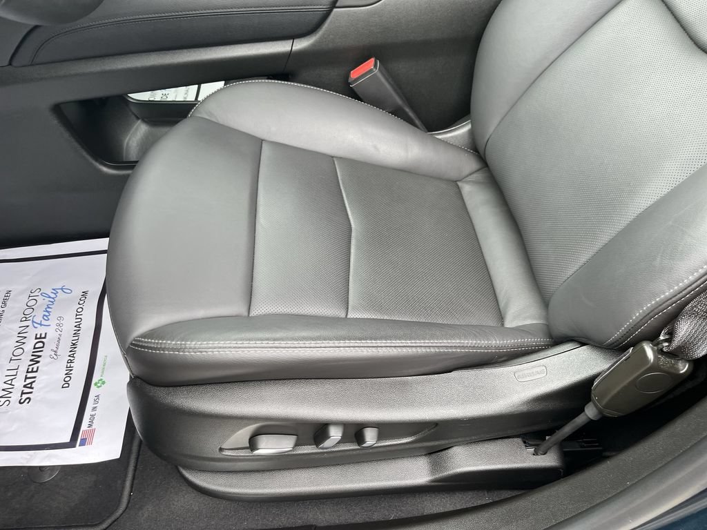Used 2025 Cadillac XT5 Premium Luxury AWD/4WD image 12