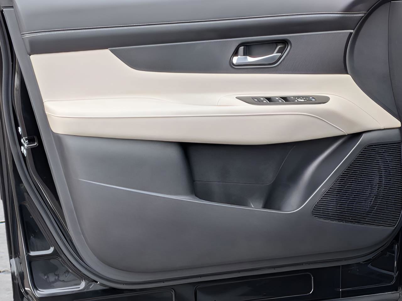 Certified 2025 Nissan Murano SV AWD/4WD image 12