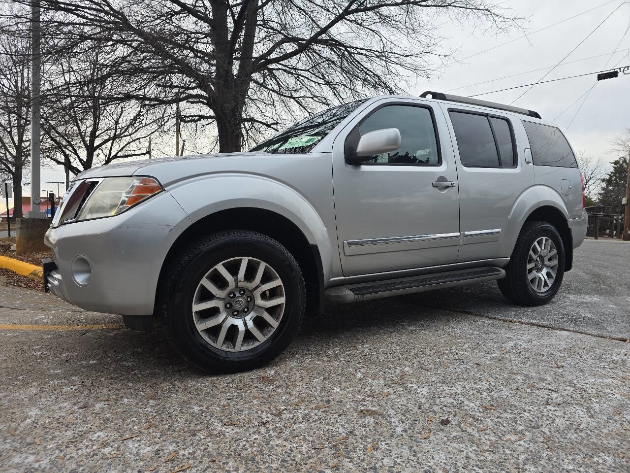 Used 2011 Nissan Pathfinder LE w/ Navigation Pkg image 55