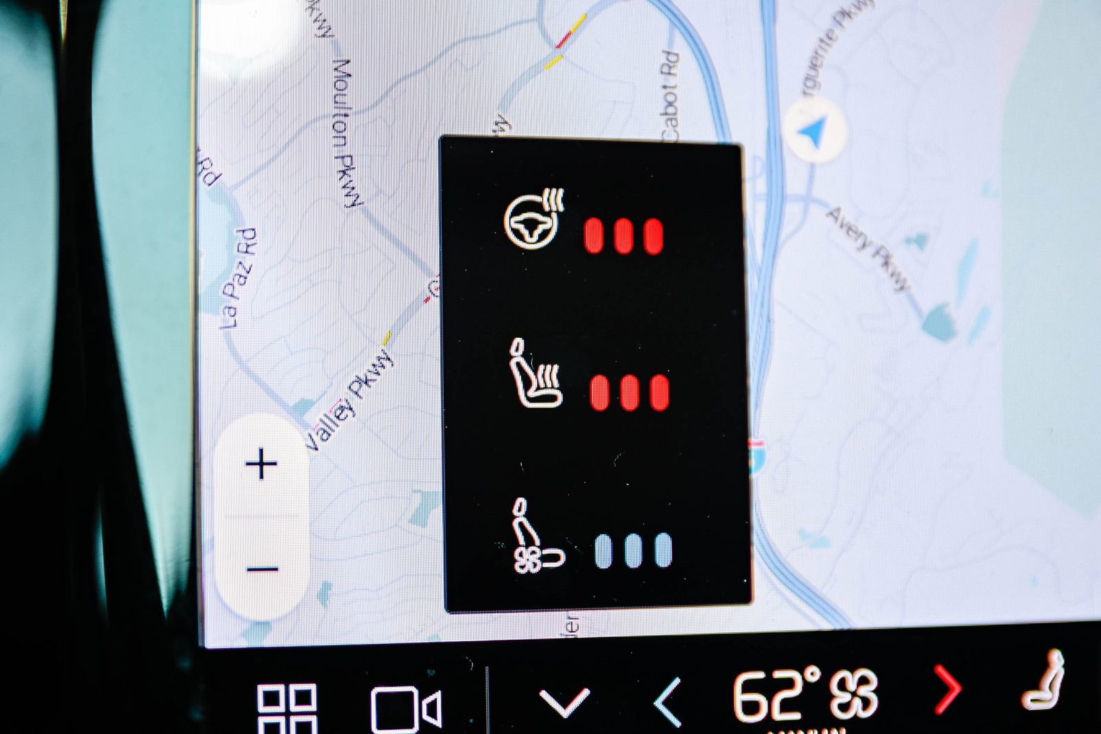 Used 2023 Volvo XC60 B5 Ultimate w/ Climate Package image 29