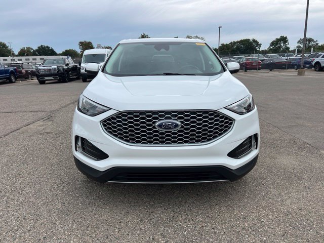 Certified 2024 Ford Edge SEL w/ Convenience Package AWD/4WD image 2
