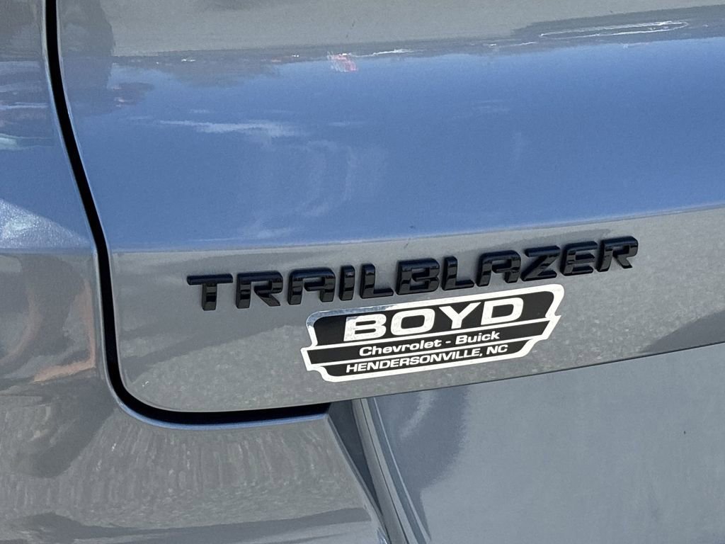 Used 2023 Chevrolet TrailBlazer RS image 31