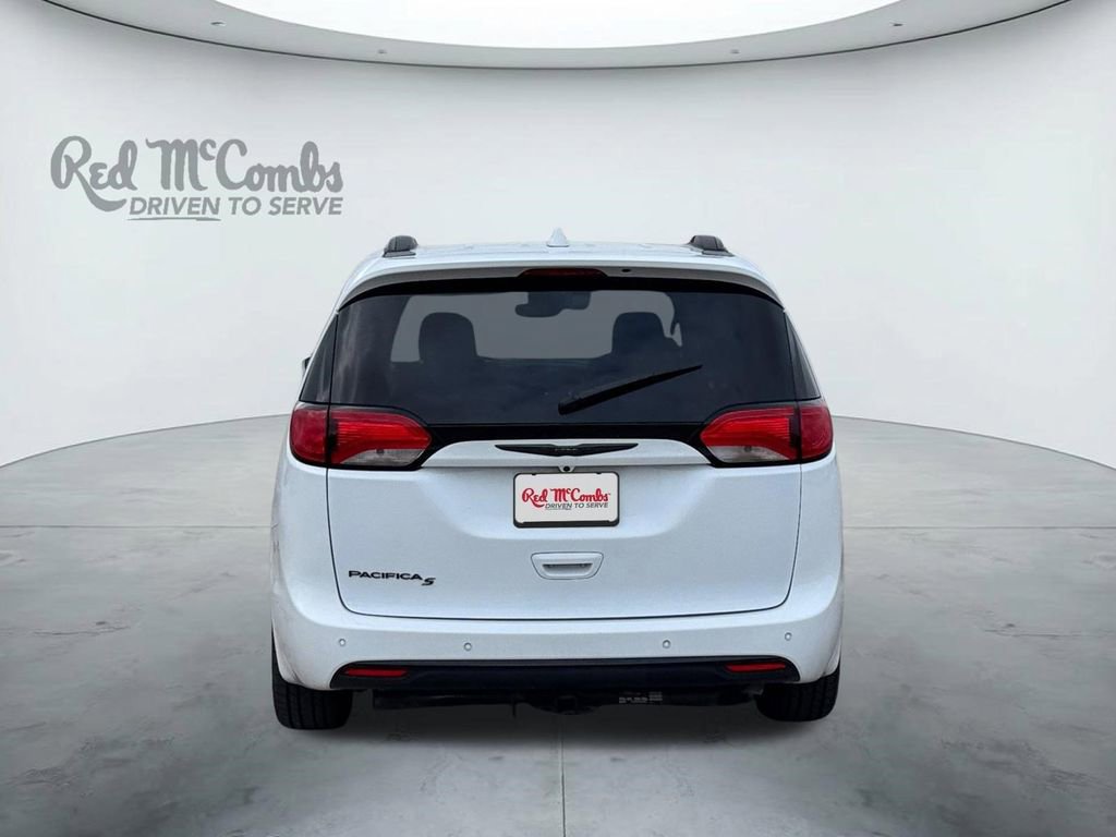 Used 2020 Chrysler Pacifica Touring-L Plus image 4