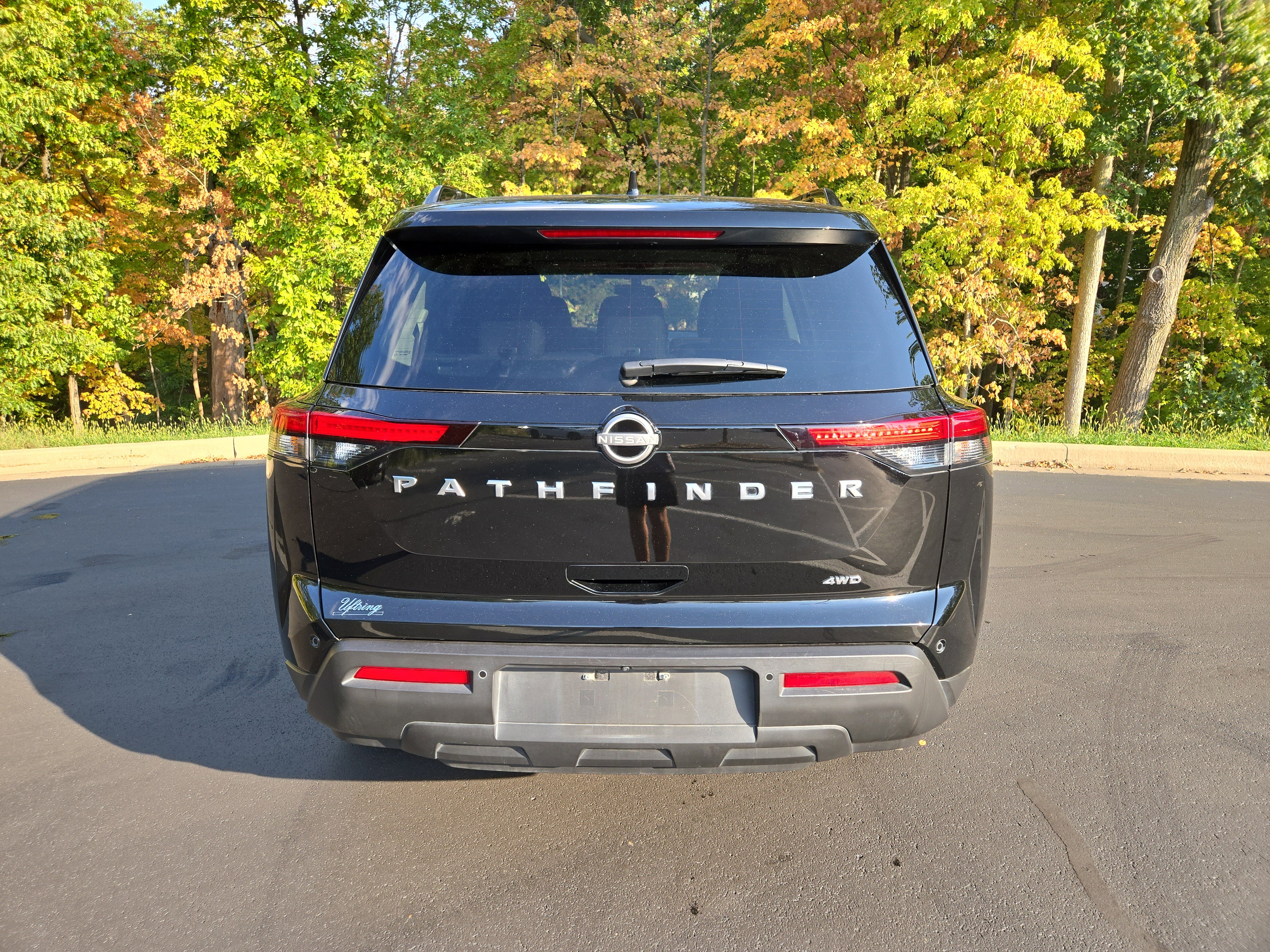 Used 2025 Nissan Pathfinder SV image 8