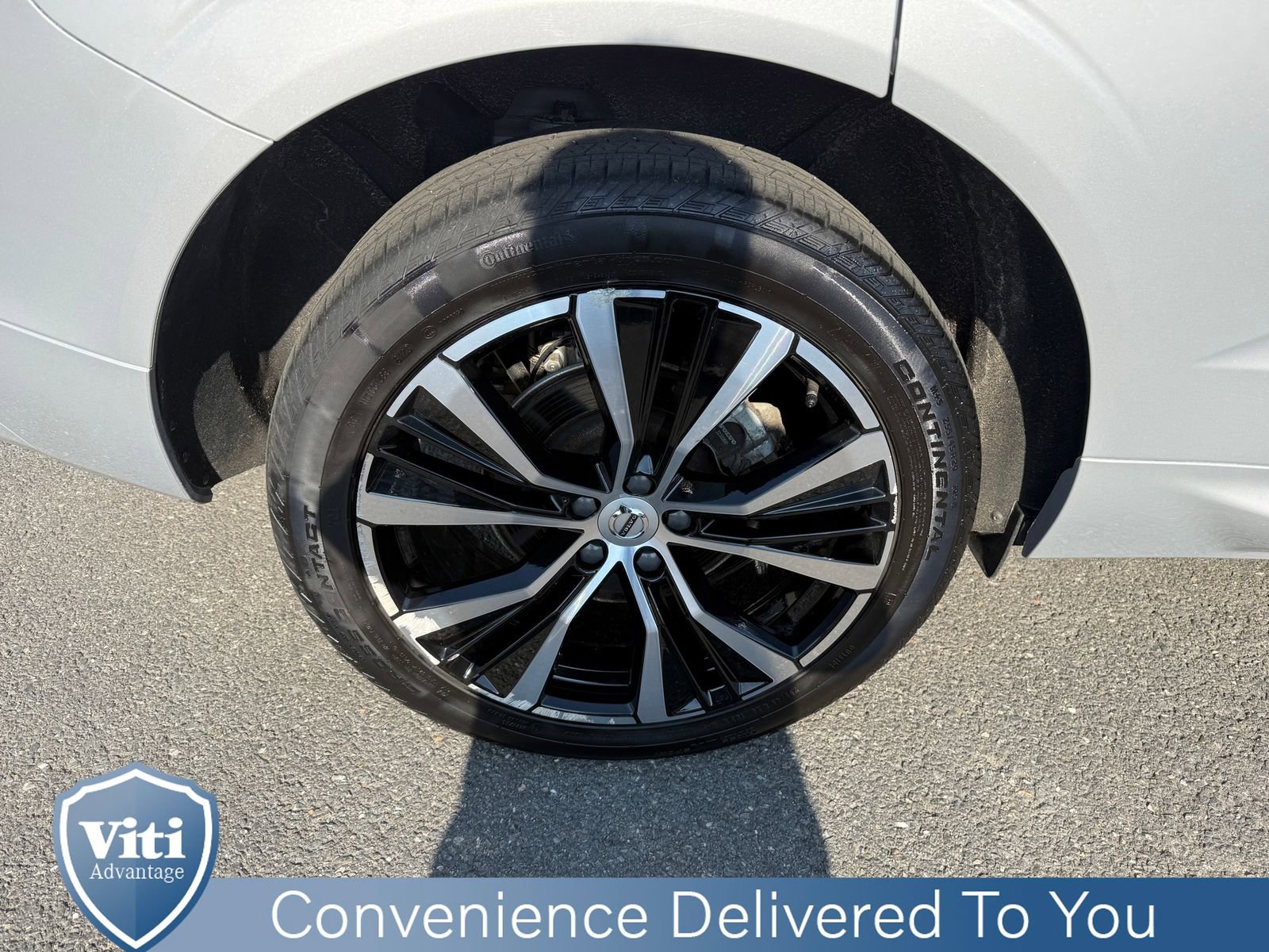 Certified 2023 Volvo XC60 B5 Plus w/ Climate Package AWD/4WD image 14