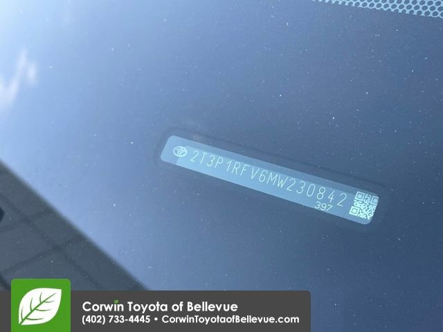 Used 2021 Toyota RAV4 XLE w/ Convenience Package image 31