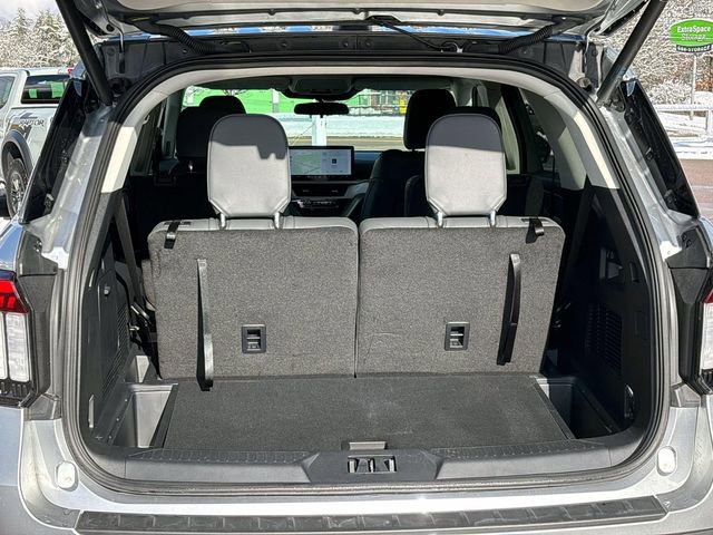 Used 2025 Ford Explorer Active w/ Active Comfort Package image 15
