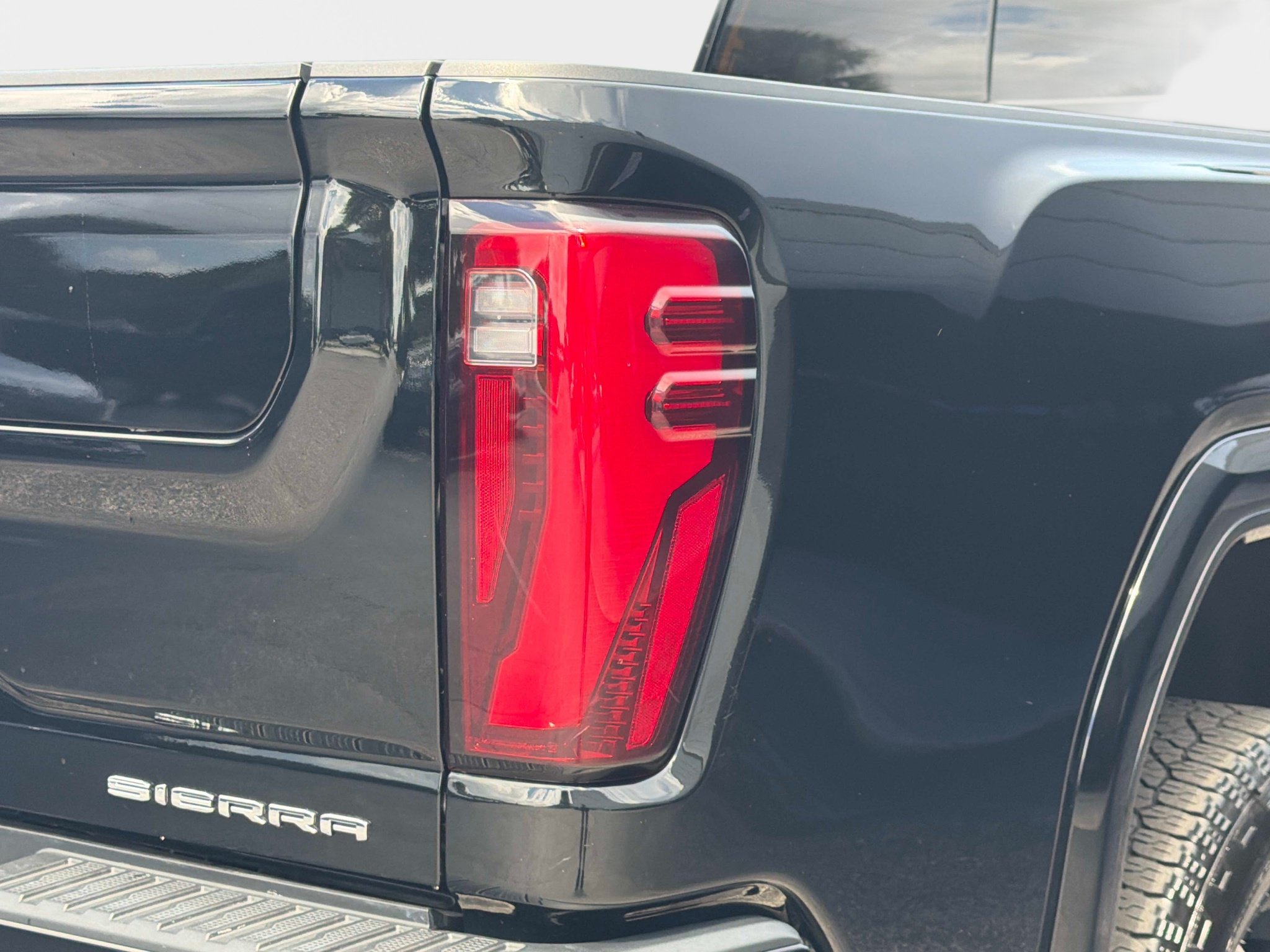 Used 2025 GMC Sierra 2500 Denali Ultimate w/ Max Trailering Package AWD/4WD image 6