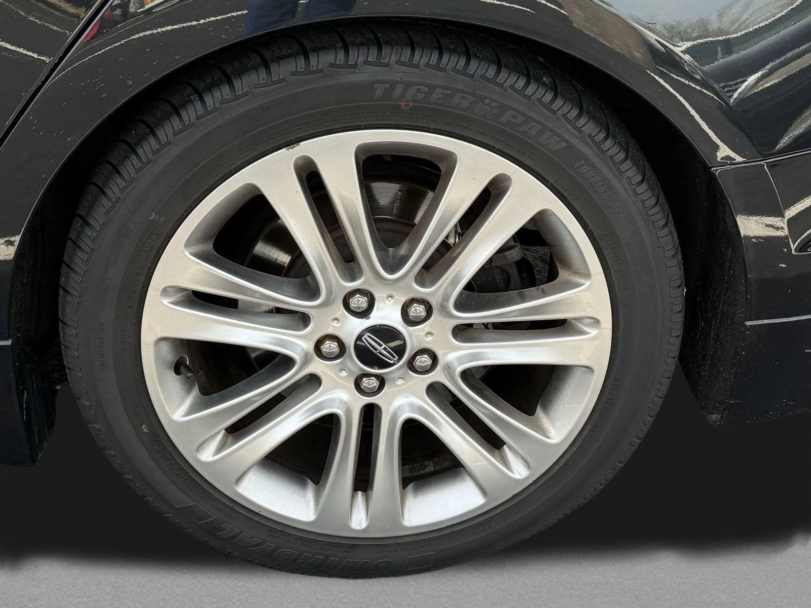 Used 2015 Lincoln MKZ AWD image 9