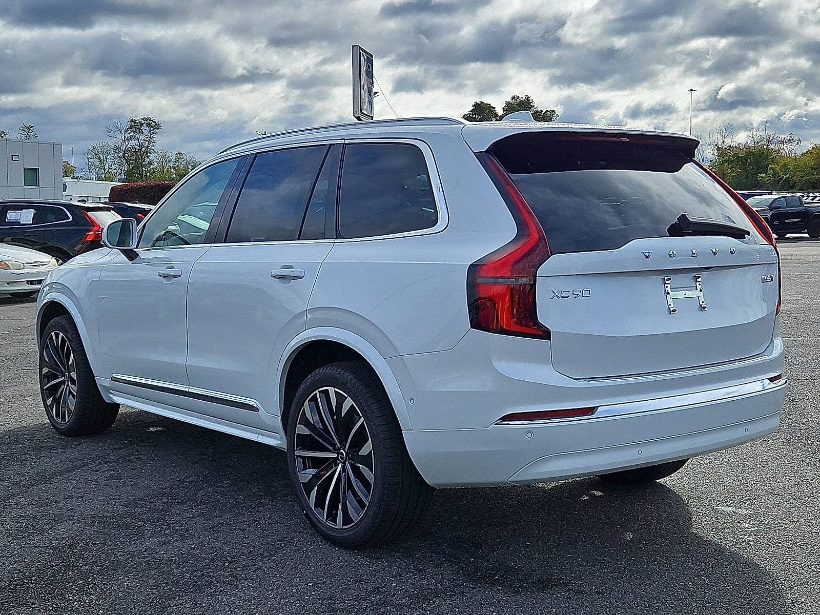 New 2026 Volvo XC90 B6 Plus image 4