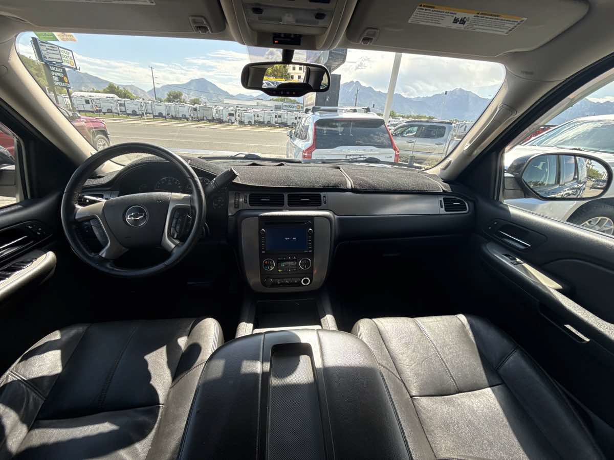 Used 2009 Chevrolet Suburban LT AWD/4WD image 16