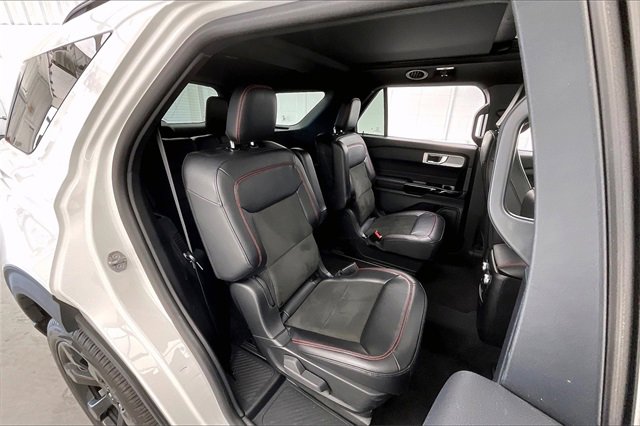 Used 2023 Ford Explorer ST-Line w/ Class IV Trailer Tow Package image 19