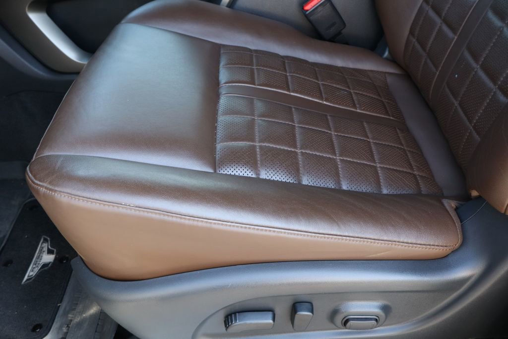 Used 2023 Nissan Titan Platinum Reserve w/ Moonroof Package image 20