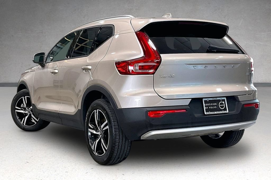 Certified 2023 Volvo XC40 B5 Core w/ Convenience Package AWD/4WD image 4