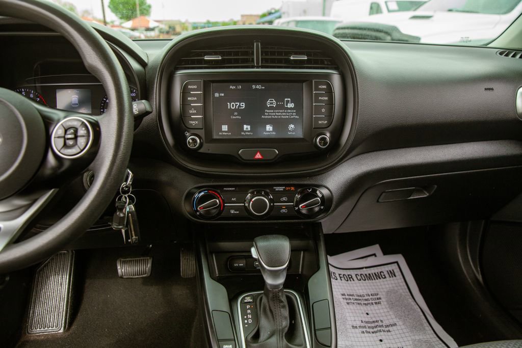 Used 2021 Kia Soul LX FWD image 15