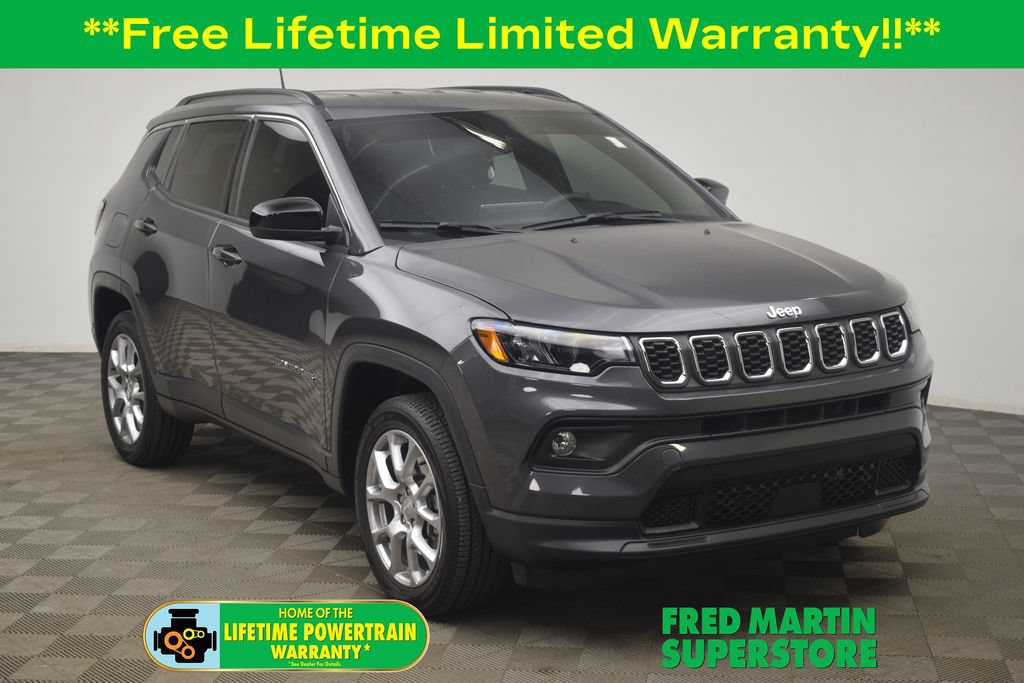 Used 2024 Jeep Compass Latitude AWD/4WD image 1