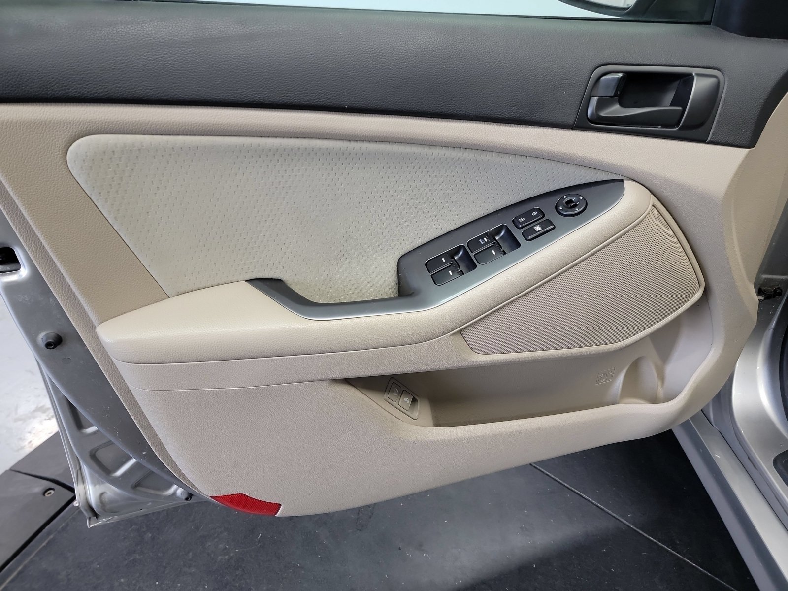 Used 2015 Kia Optima LX FWD image 13