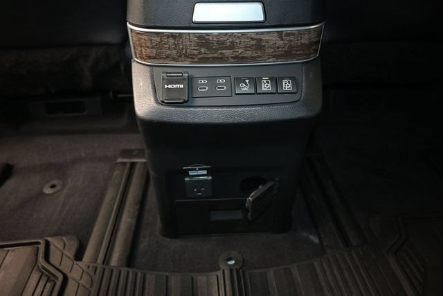 Certified 2025 Toyota Sienna Platinum AWD/4WD image 28