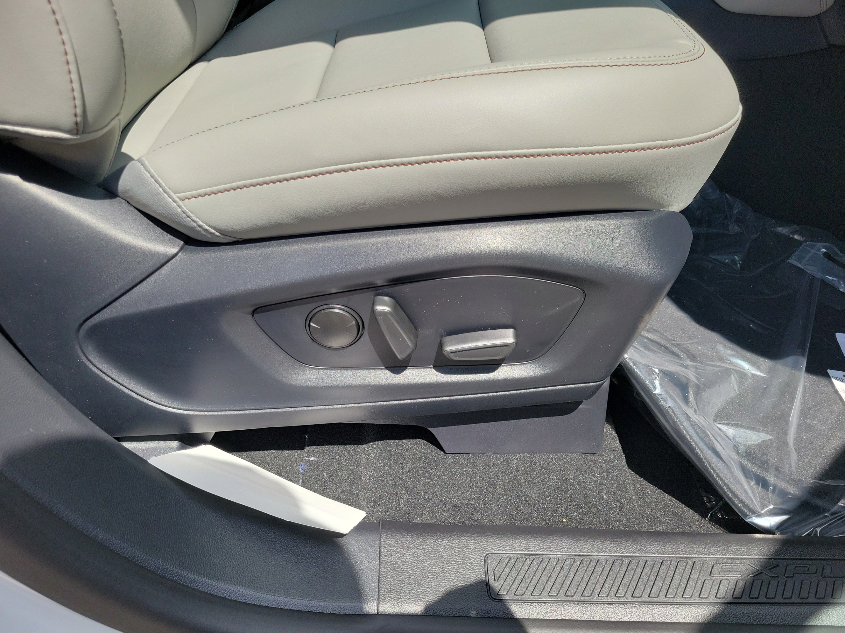 New 2027 Ford Explorer Active w/ Active Comfort Package RWD image 11
