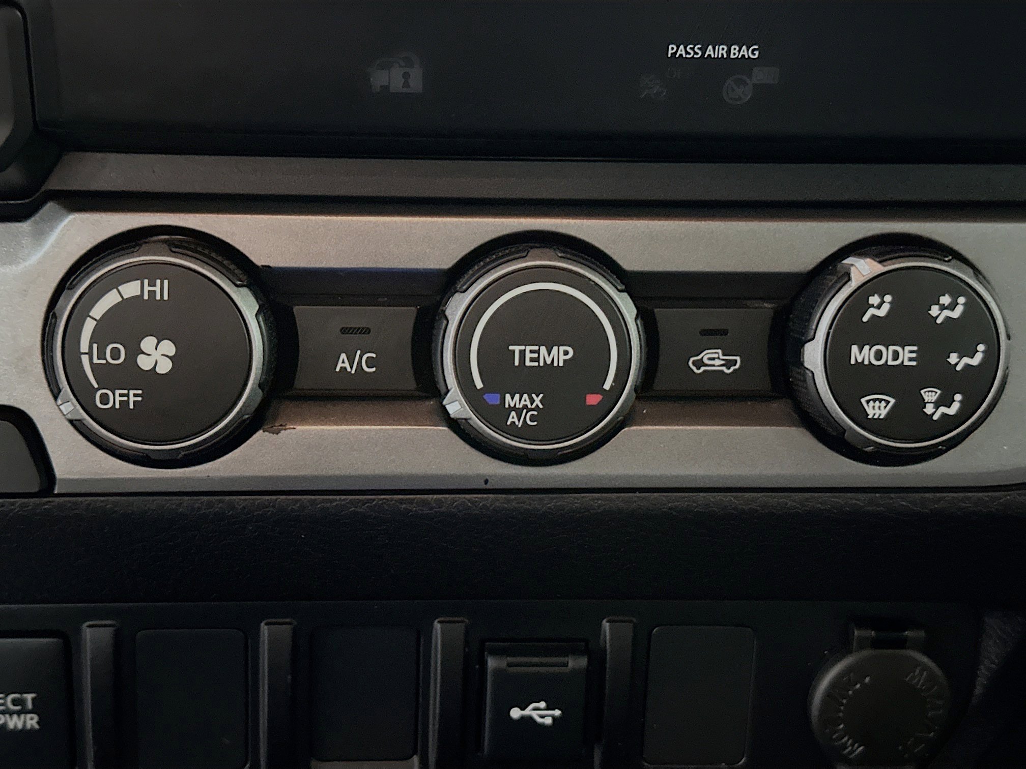 Used 2023 Toyota Tacoma SR5 w/ SR5 Appearance Package image 22