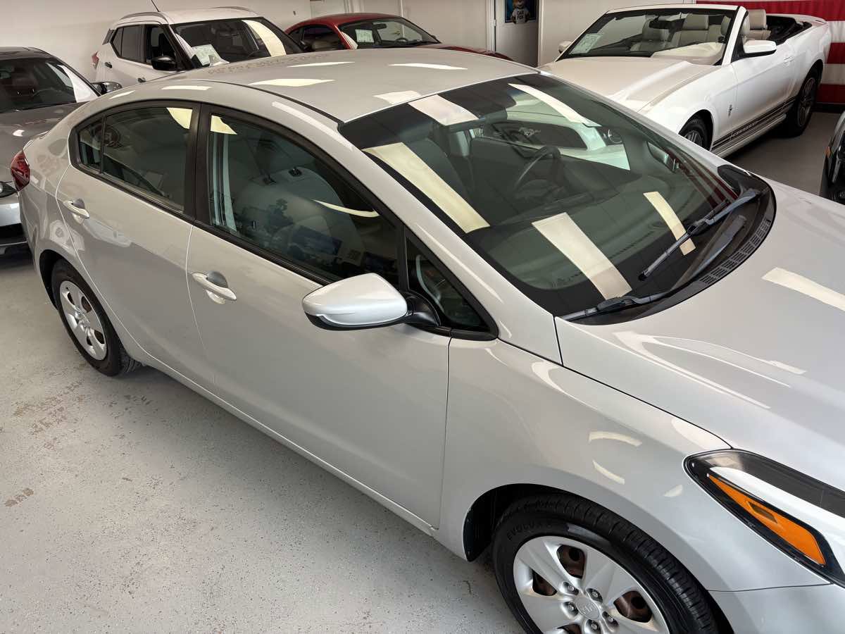 Used 2018 Kia Forte LX image 4