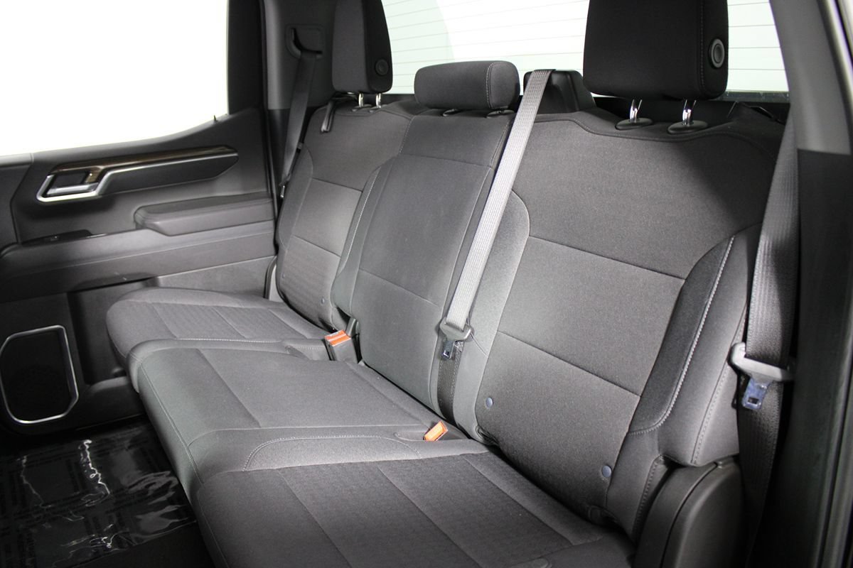 Used 2025 Chevrolet Silverado 1500 LT RWD image 32