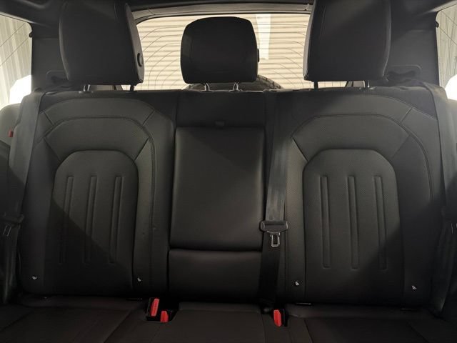 Used 2023 Land Rover Defender 90 X AWD/4WD image 12
