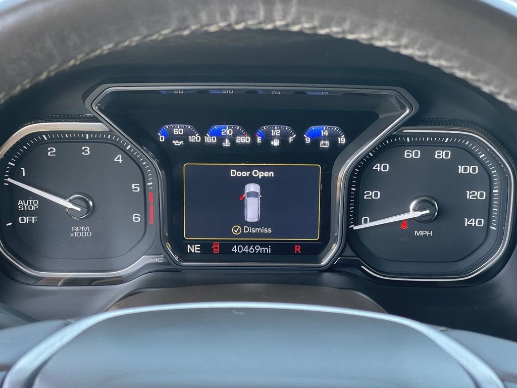 Used 2021 GMC Yukon XL SLT w/ SLT Luxury Package image 32