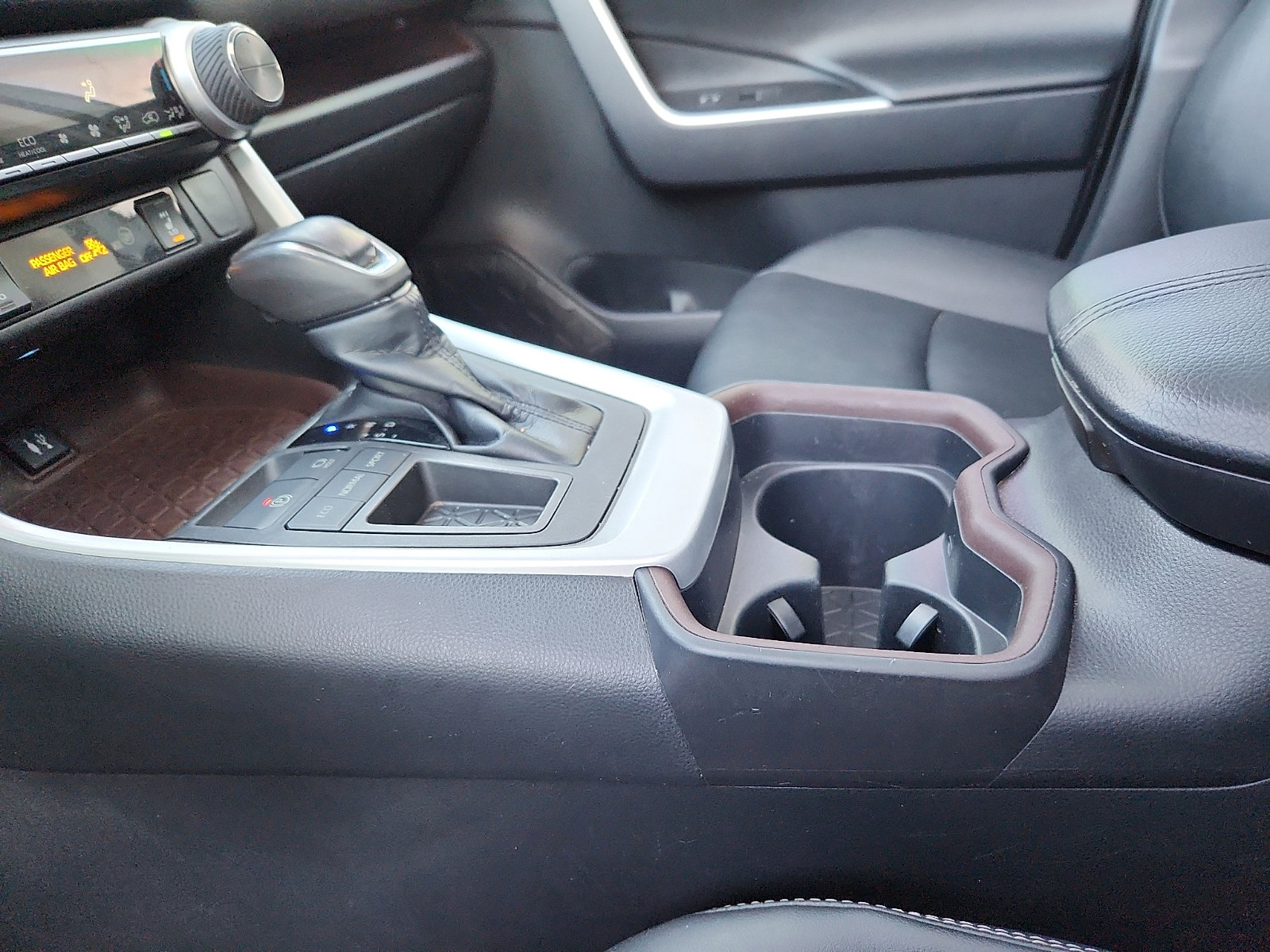 Used 2019 Toyota RAV4 Limited image 20