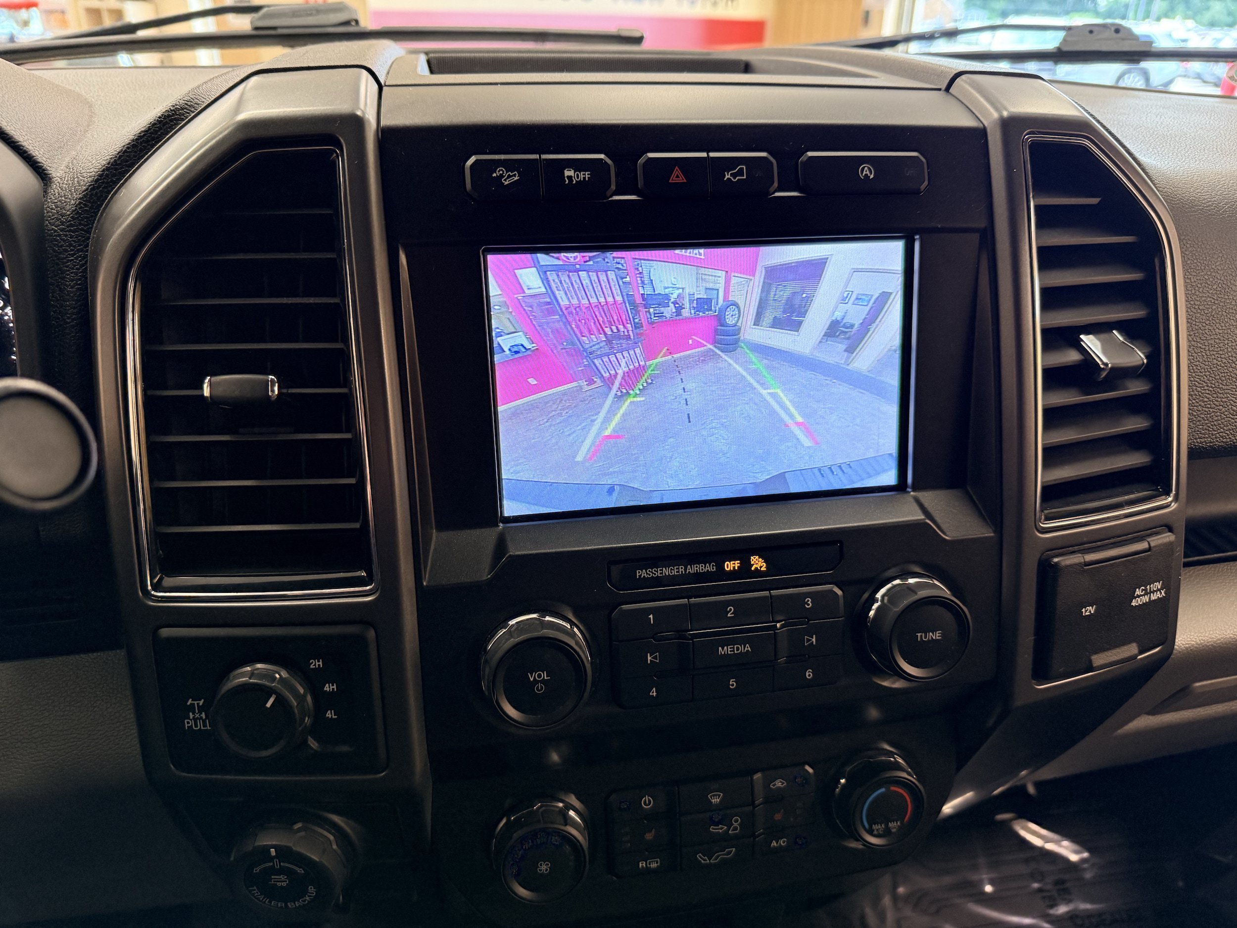 Used 2019 Ford F150 XLT w/ Equipment Group 302A Luxury AWD/4WD image 27