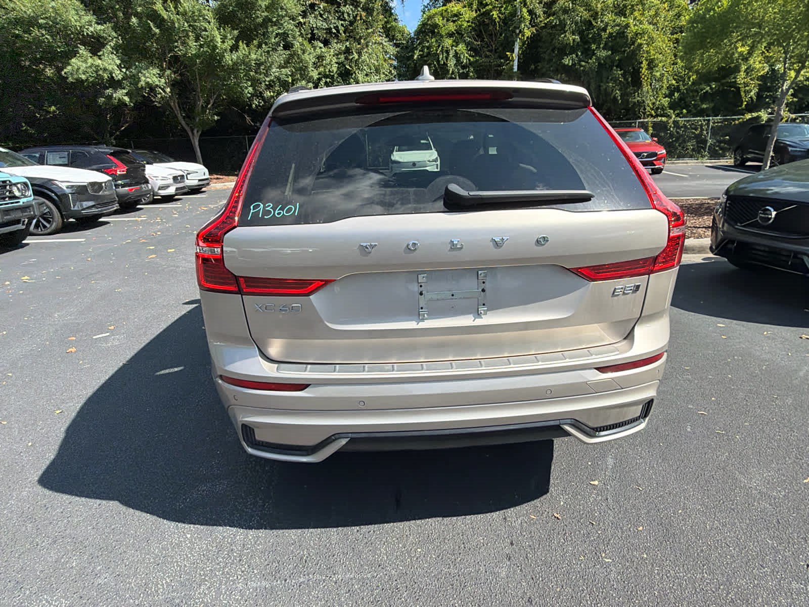 Used 2024 Volvo XC60 B5 Plus w/ Protection Package Premier AWD/4WD image 14