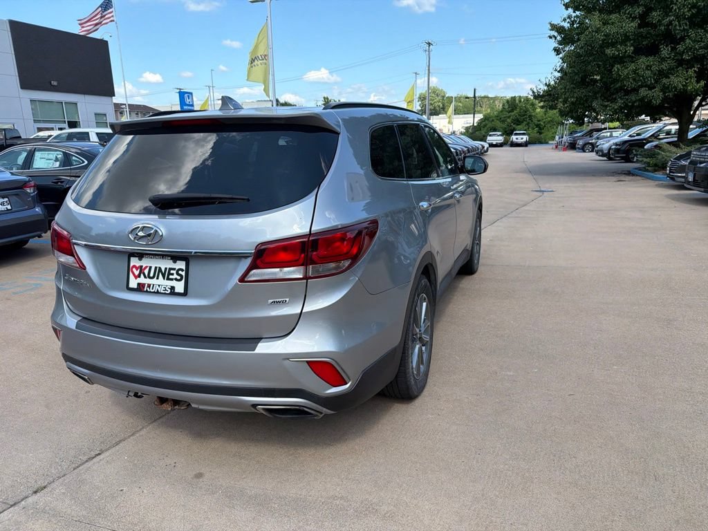 Used 2017 Hyundai Santa Fe SE w/ Cargo Package AWD/4WD image 8