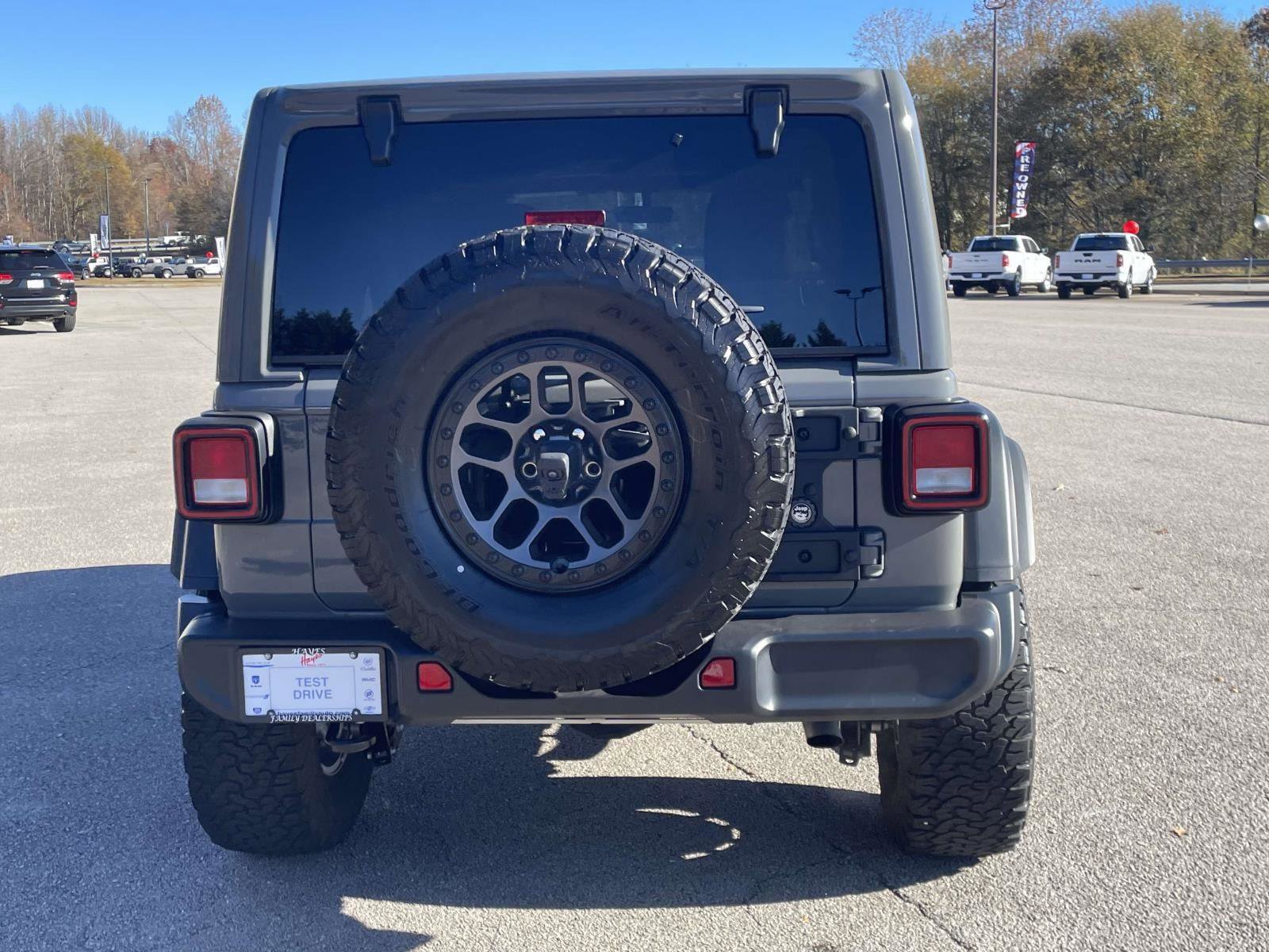 Used 2022 Jeep Wrangler Unlimited Sport w/ Xtreme Recon 35" Tire Package image 25