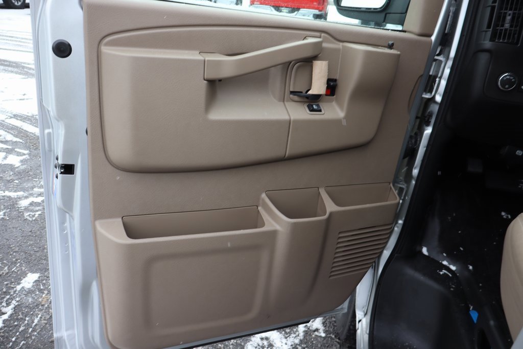 New 2025 Chevrolet Express 3500 w/ Driver Convenience Package image 5
