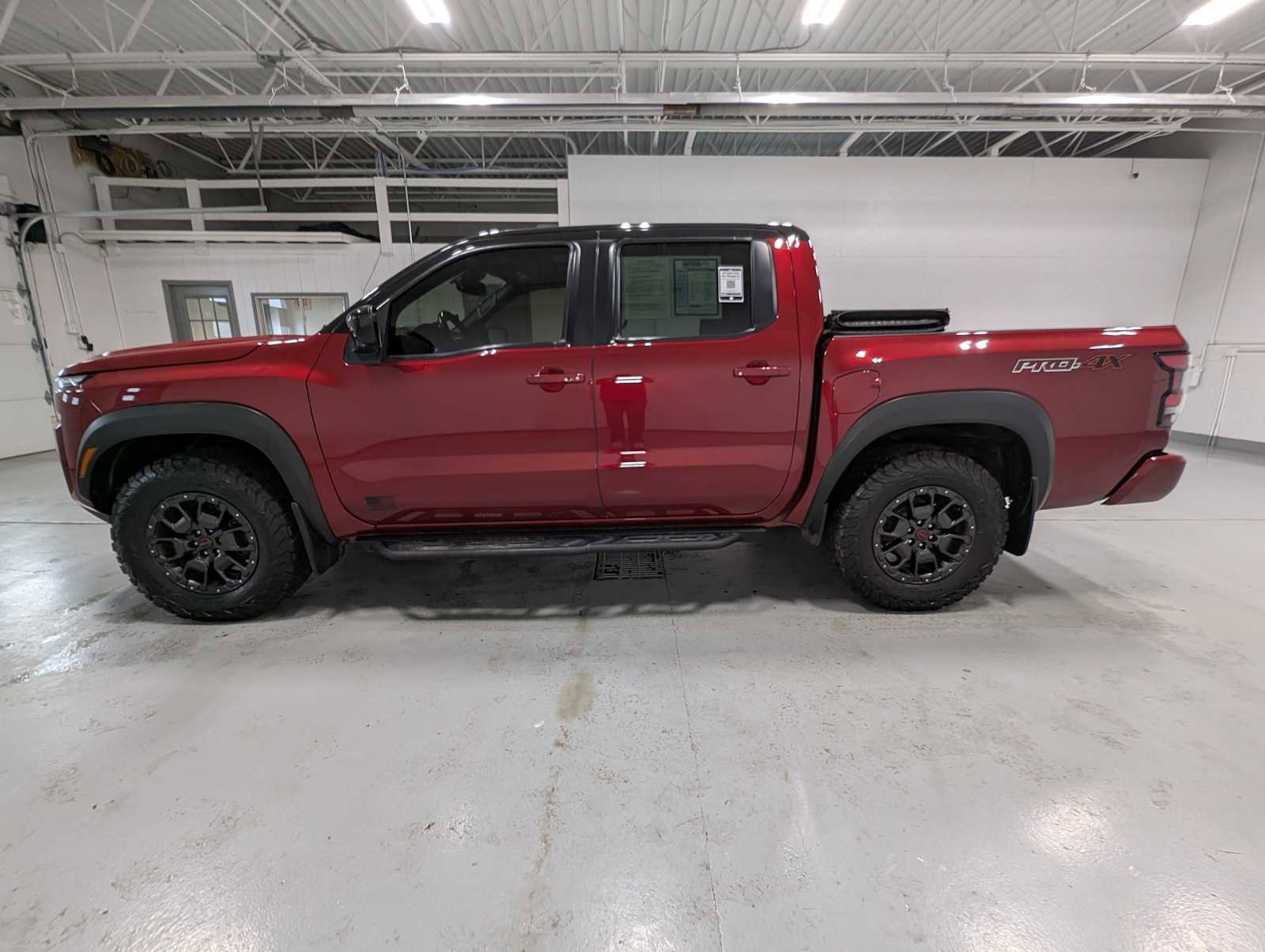Used 2022 Nissan Frontier PRO-4X w/ Pro-4X Premium Package AWD/4WD image 11