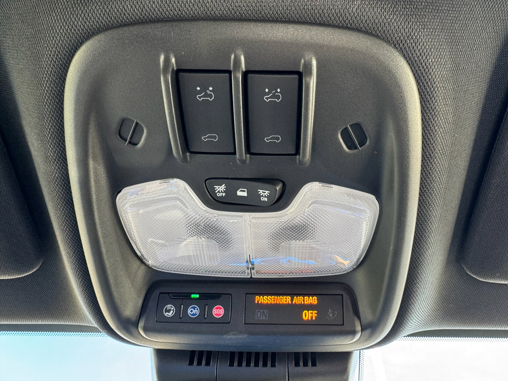 Used 2023 Chevrolet Colorado Z71 w/ Z71 Convenience Package 2 image 24