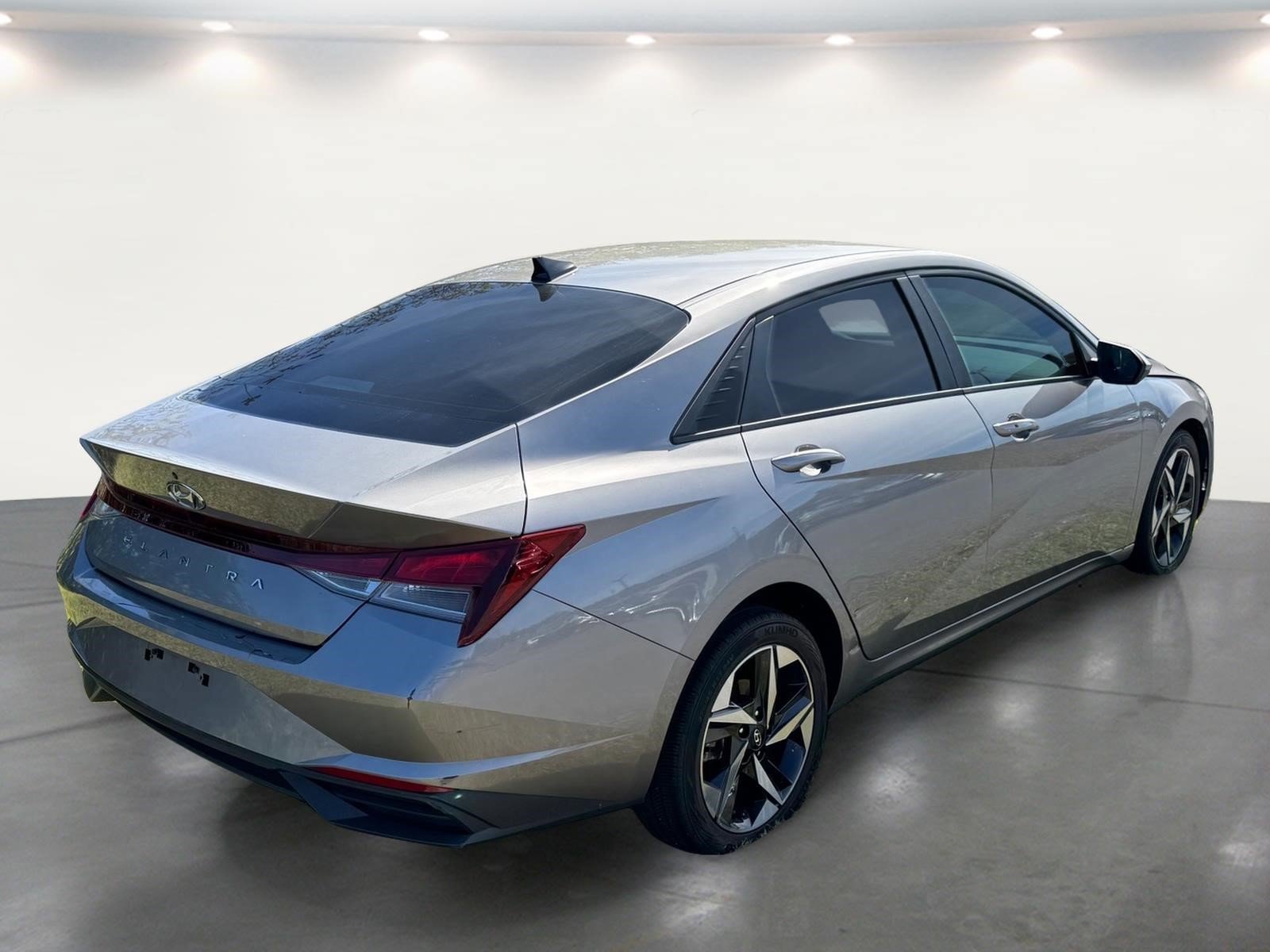 Used 2023 Hyundai Elantra SEL w/ Convenience Package FWD image 15