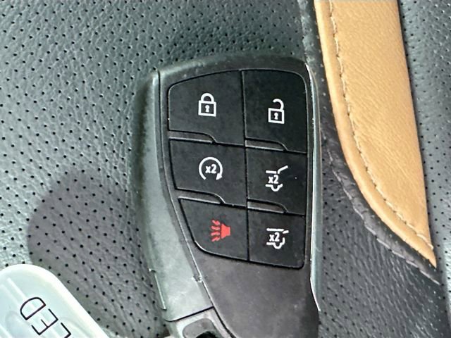Used 2024 GMC Yukon AT4 AWD/4WD image 17