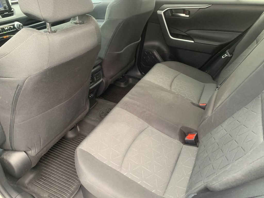 Used 2022 Toyota RAV4 XLE image 13