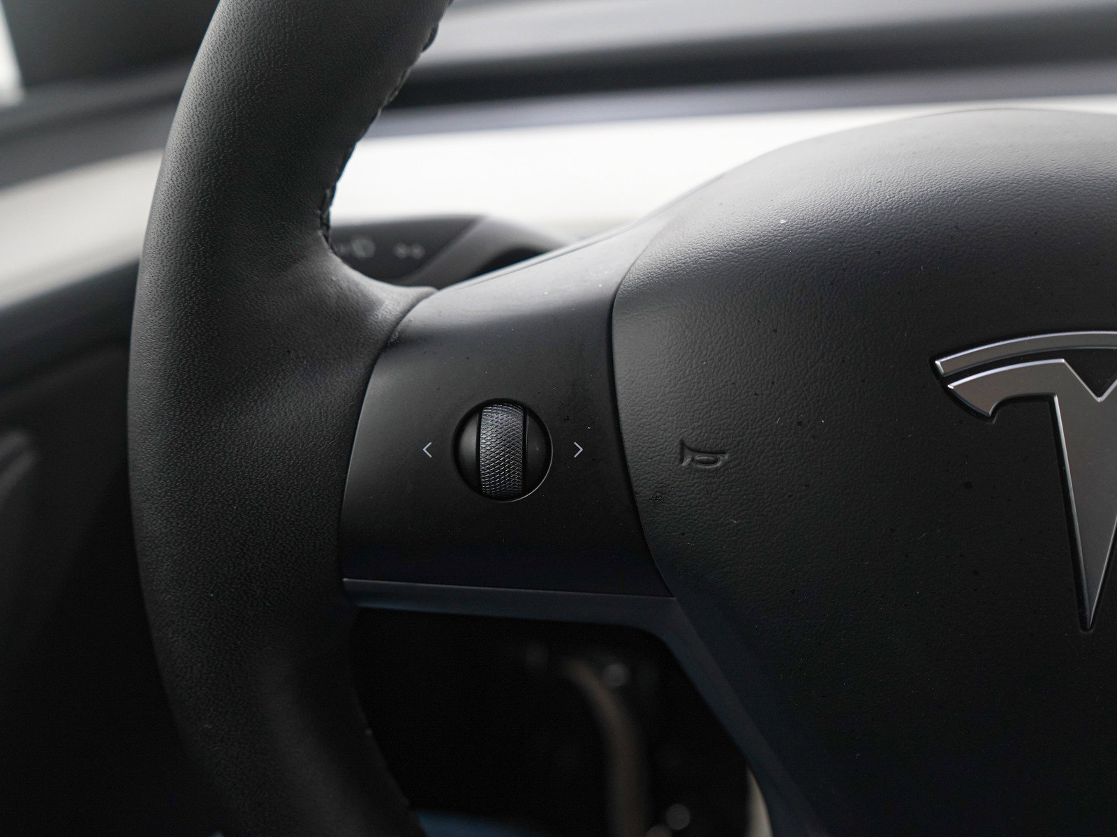 Used 2024 Tesla Model Y Long Range image 23