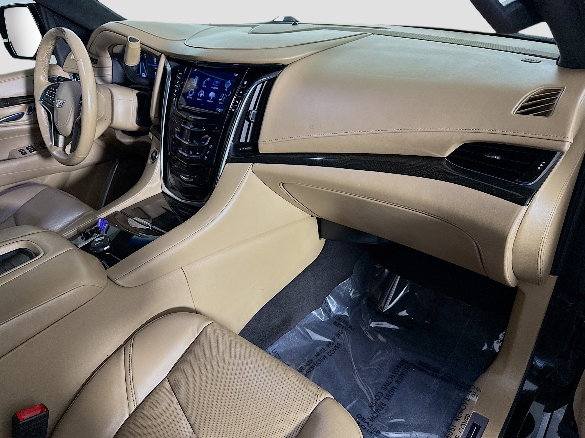 Used 2020 Cadillac Escalade Platinum image 29
