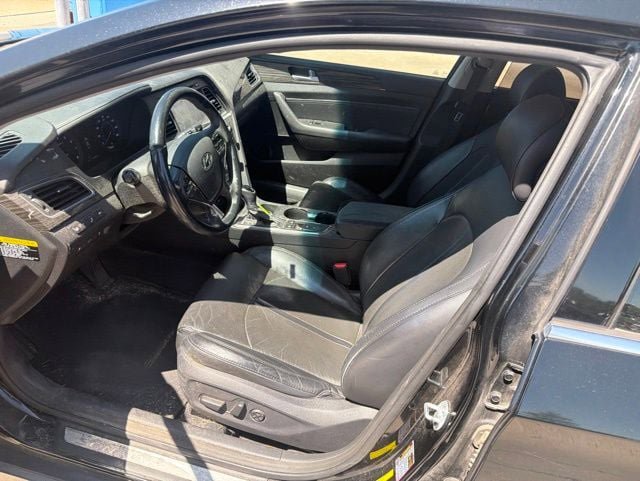 Used 2015 Hyundai Sonata Limited w/ Option Group 06 FWD image 12