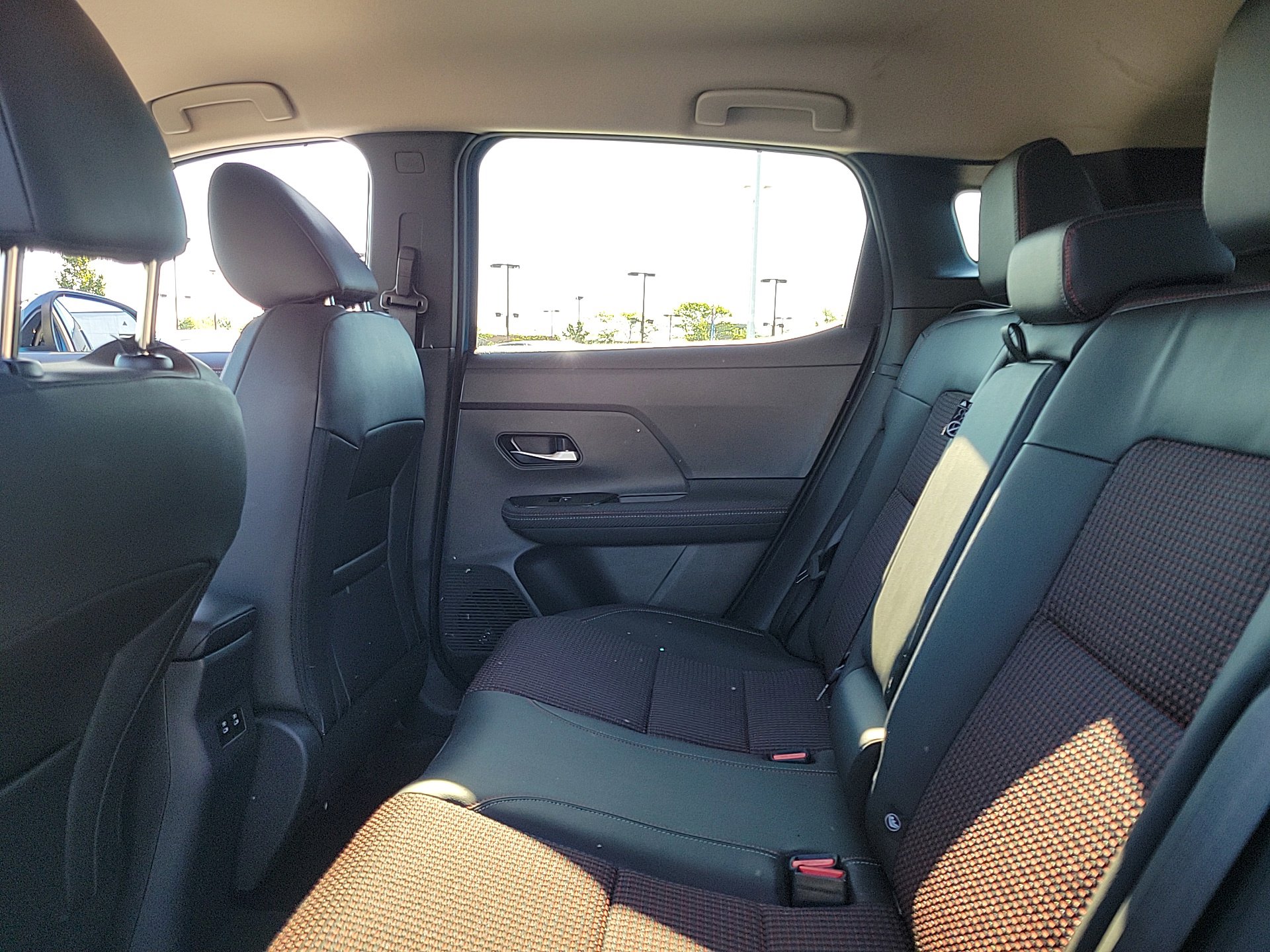 Certified 2025 Nissan Kicks SR image 10