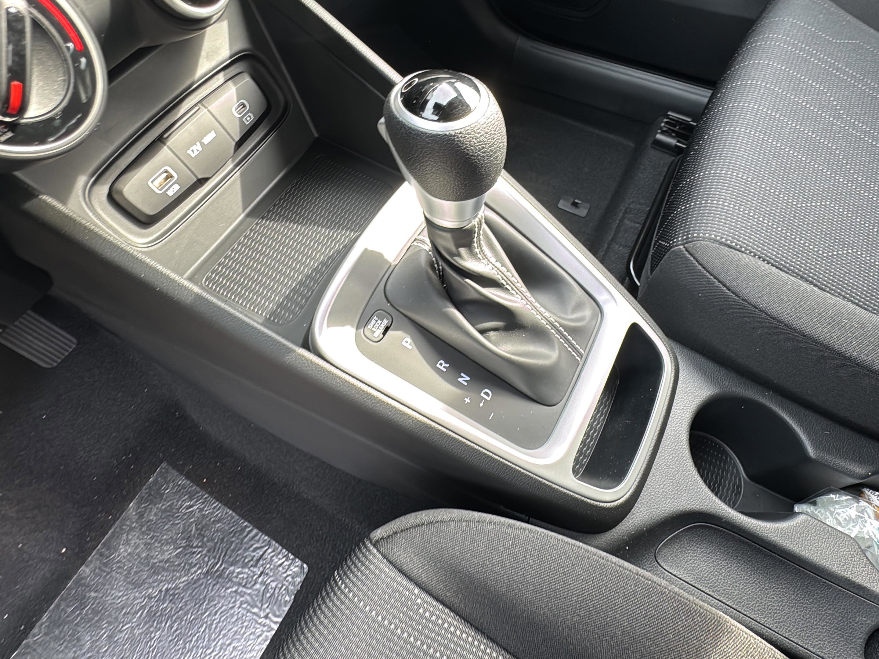 New 2026 Hyundai Venue SE image 18