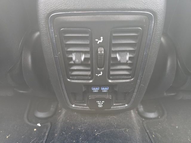 Used 2022 Jeep Grand Cherokee Limited w/ Tech Group AWD/4WD image 26