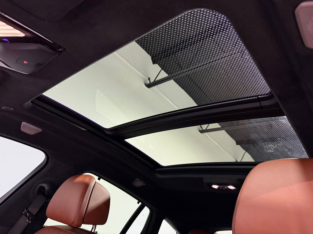 Used 2023 BMW X6 M50i w/ Executive Package image 6