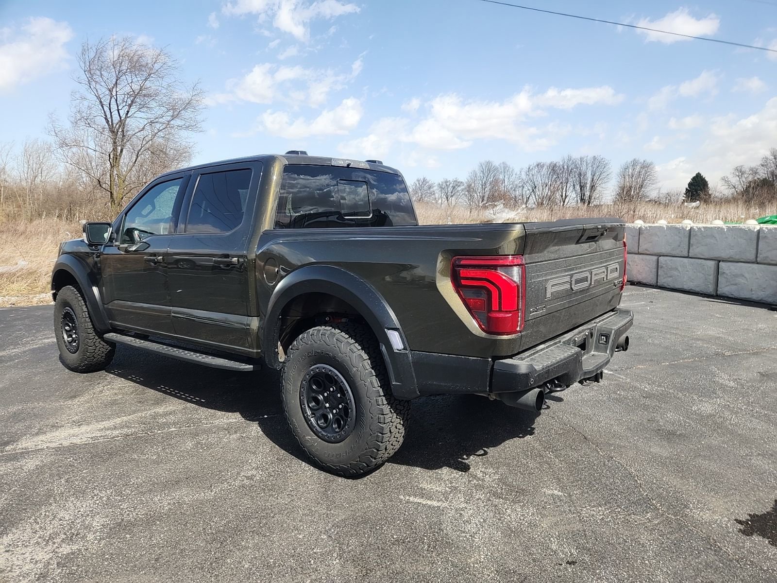Used 2025 Ford F150 Raptor image 4