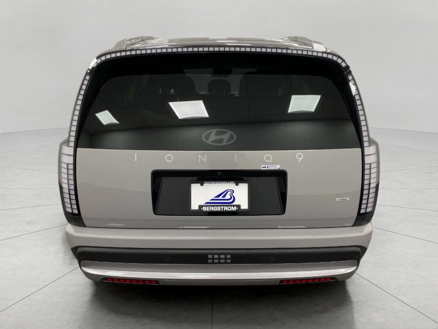 New 2026 Hyundai Ioniq 9 SE image 4