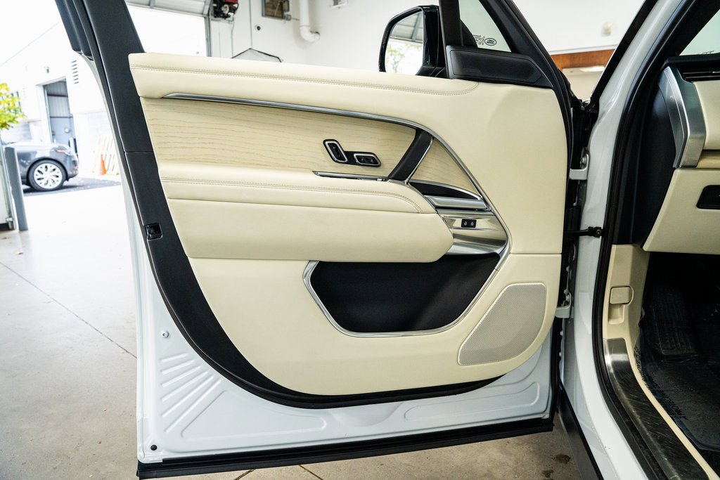 Used 2024 Land Rover Range Rover SE image 29