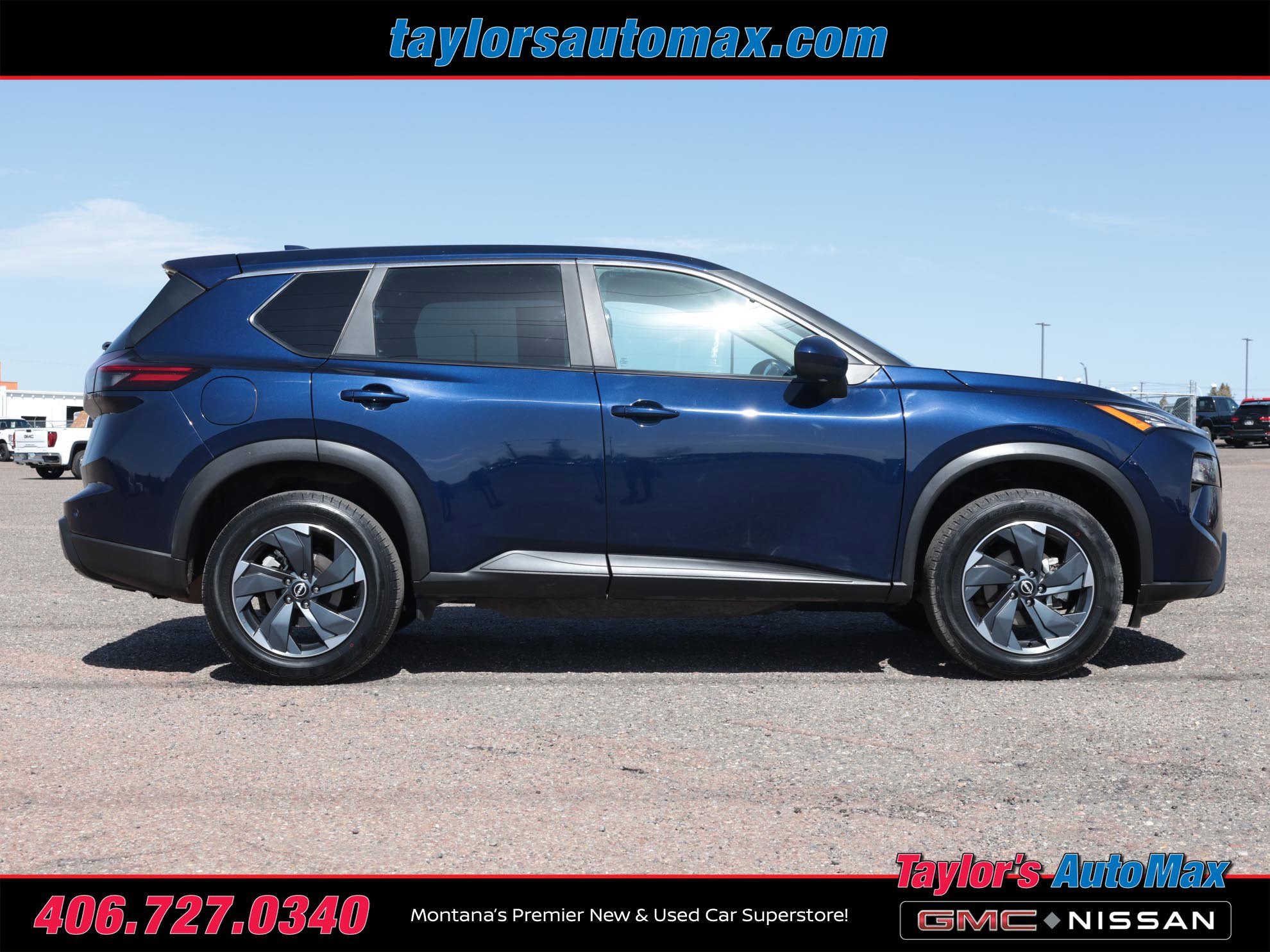 Used 2025 Nissan Rogue SV AWD/4WD image 3